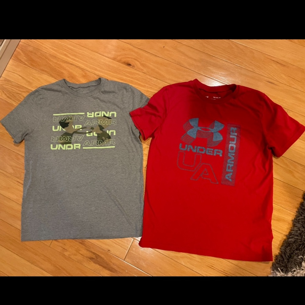 Boys under armour r shirts youth large
